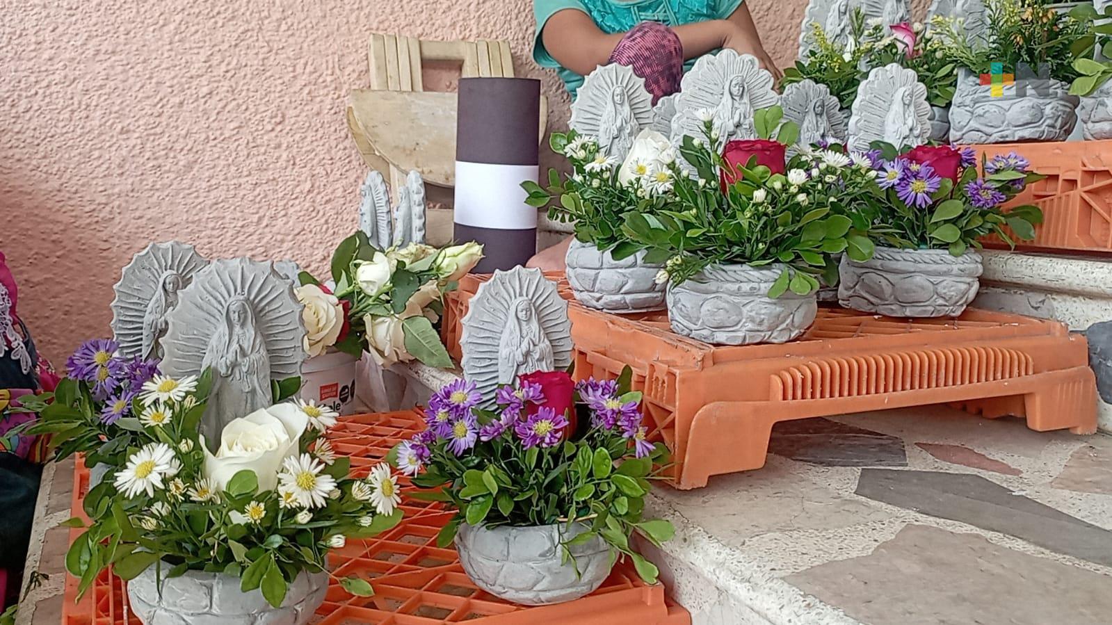 Artesanas de Orizaba, fabricantes de figuras de la Virgen, las ofrecieron este año en Coatza