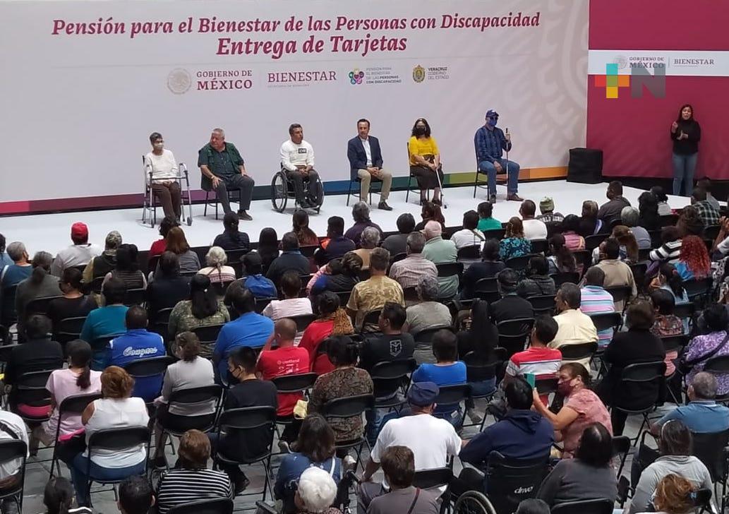 Comienza en Xalapa entrega de pensiones a discapacitados; se beneficiará a más de ocho mil