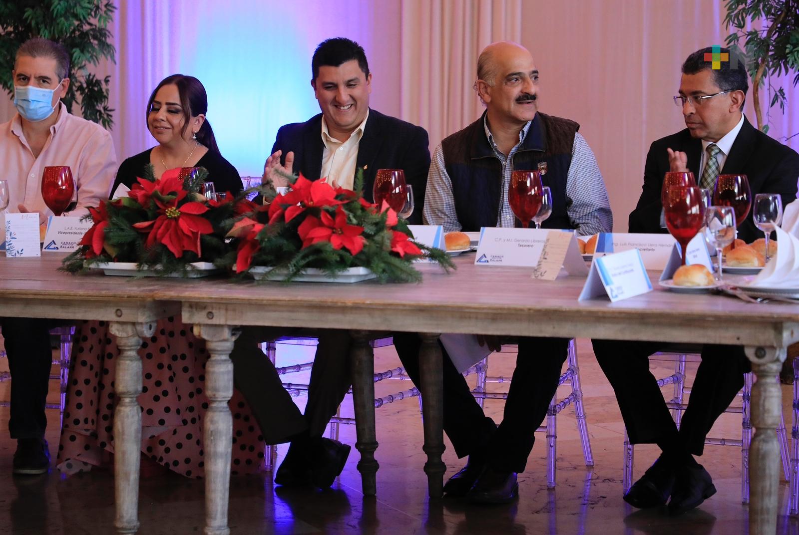 Asiste Ricardo Ahued a sesión del Consejo Directivo de Canaco Xalapa