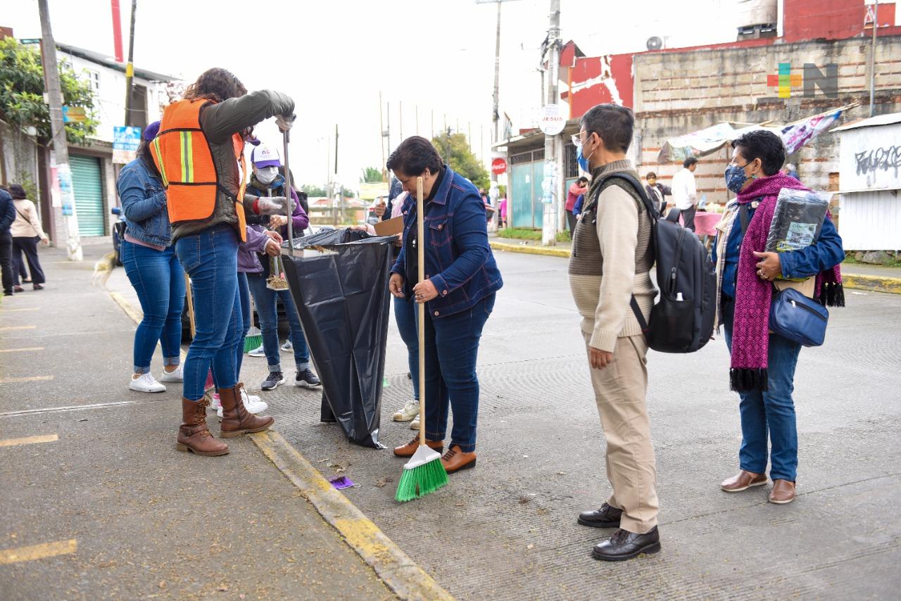 En Xalapa inició el programa «Mi calle limpia»