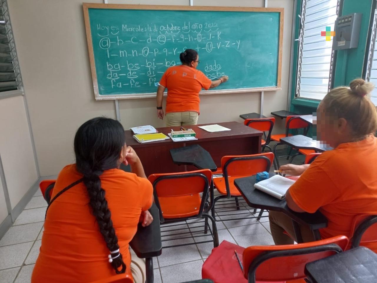 Más de 2 mil internos de penales cursan estudios académicos