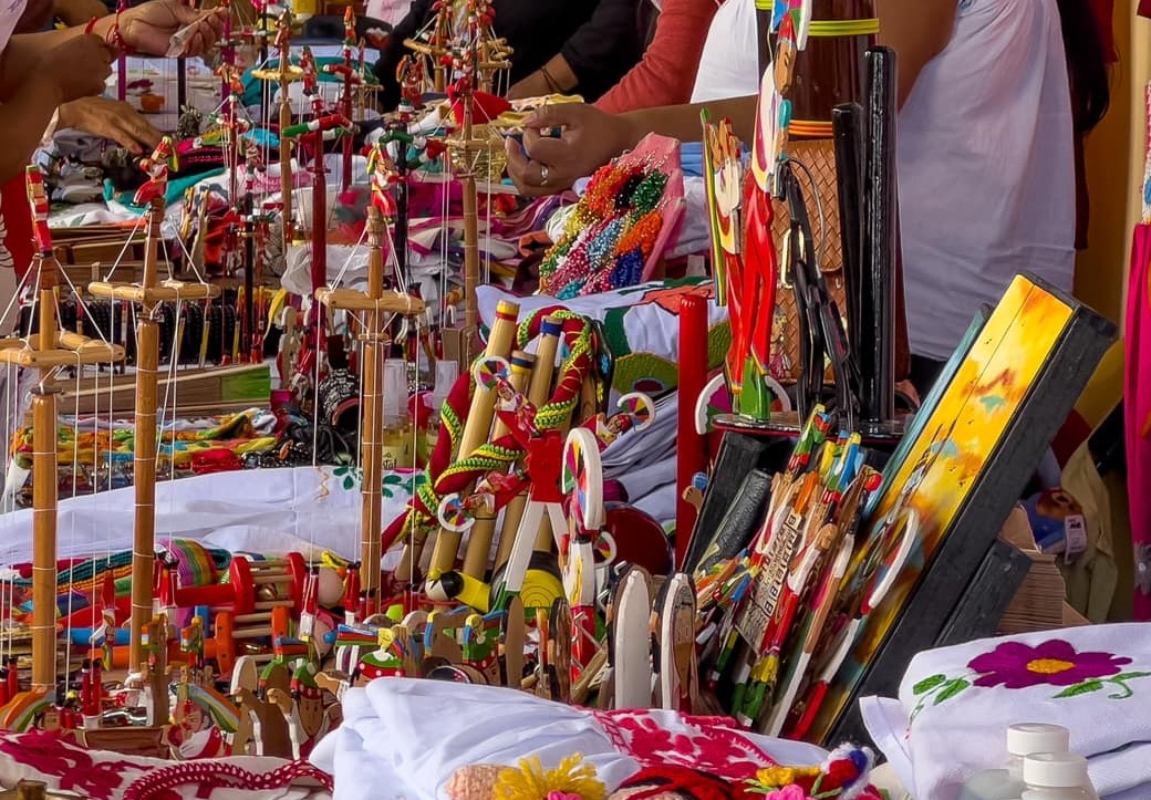 «Expo Venta Navideña de Arte Popular y Gastronómica Indígena» en bajos del palacio de gobierno