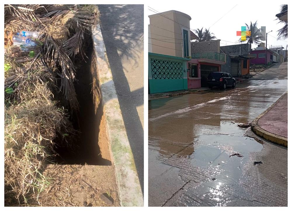 Niña cae en hundimiento originado por fuga de agua