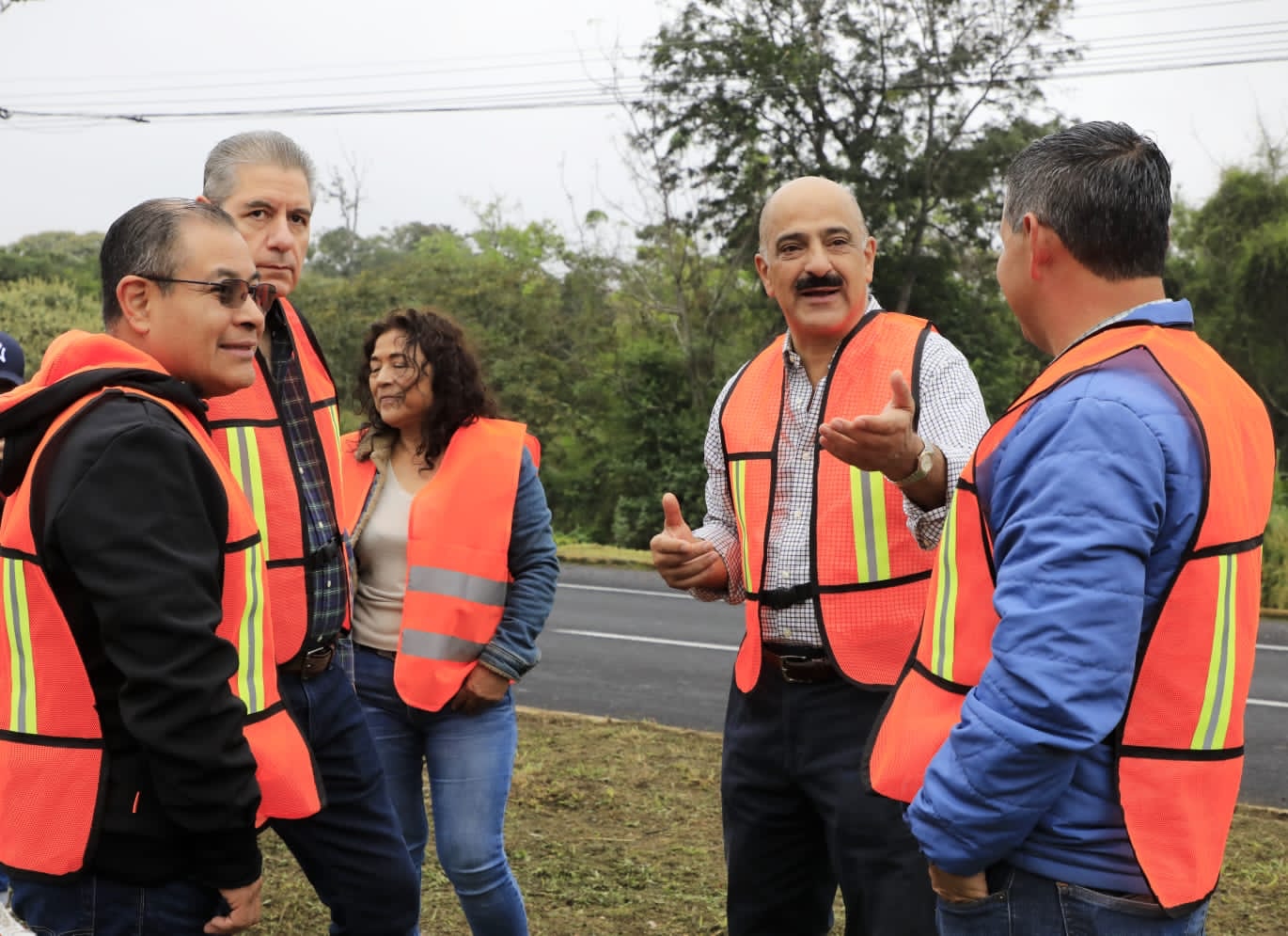 Realizan jornada de limpieza en avenida Lázaro Cárdenas de Xalapa