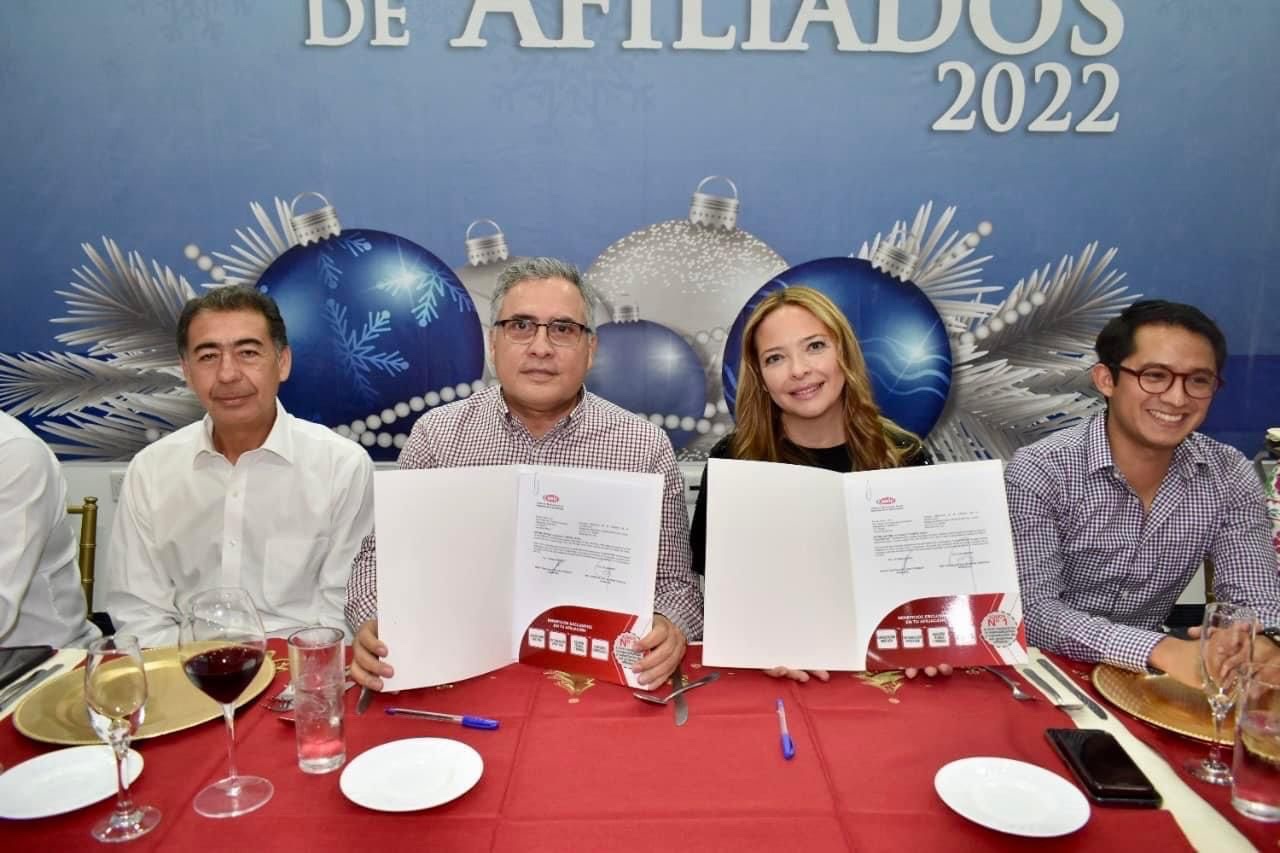 Firman CMIC Veracruz-Puerto y Constellation convenio de trabajo para dotar de obras y acciones sociales a comunidades