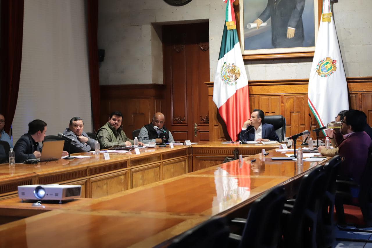 Cuitláhuac García sostuvo reunión con secretarios para elaborar agenda de trabajo 2023