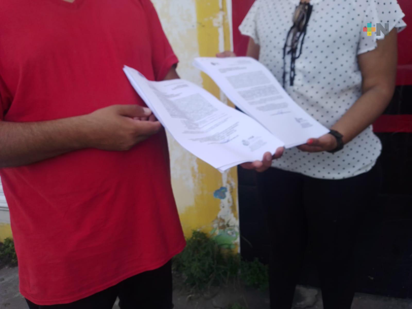 Denuncian padres de familia a maestro de primaria por presunto abuso a niñas
