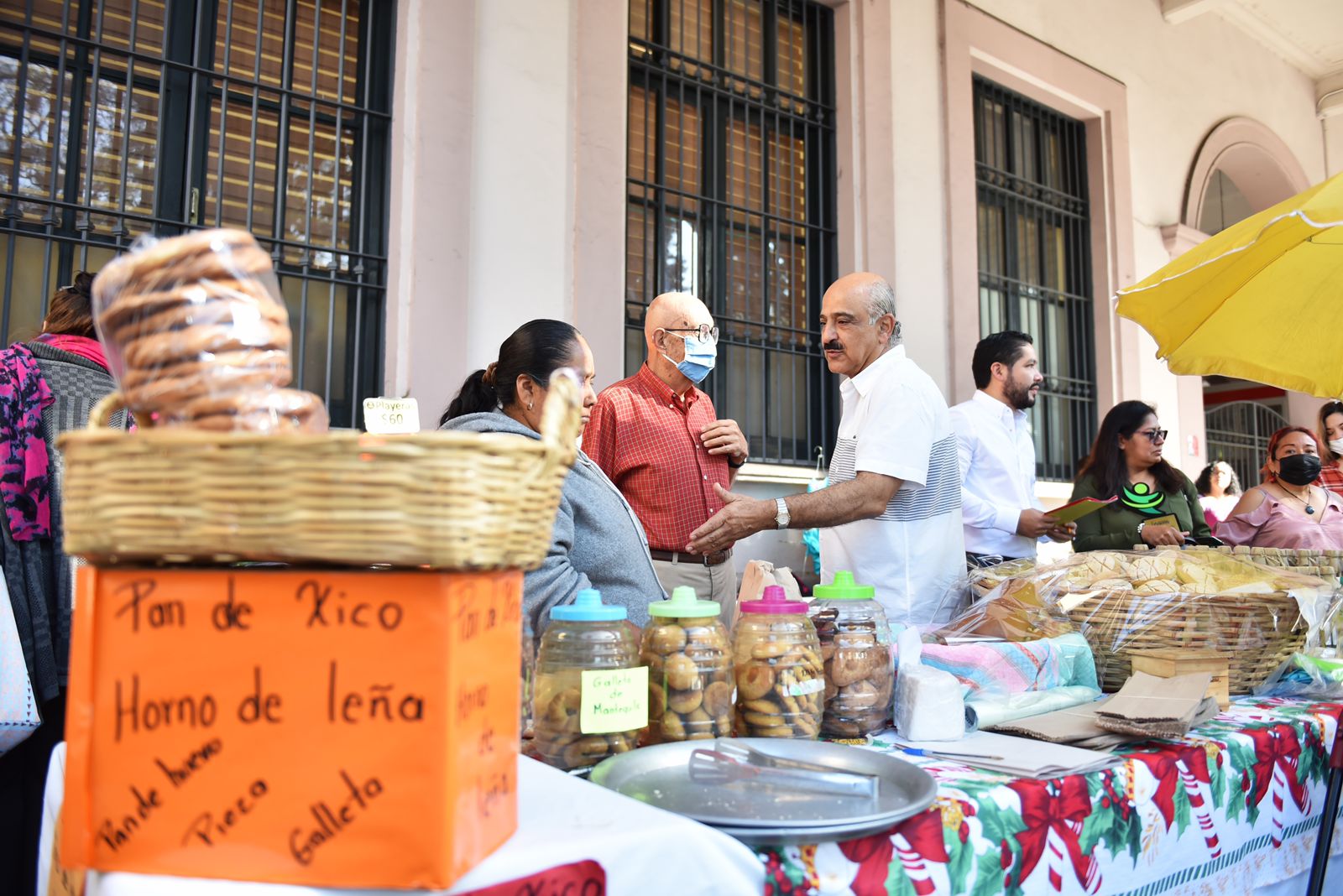 Invitan a expo venta artesanal en exterior de palacio municipal de Xalapa