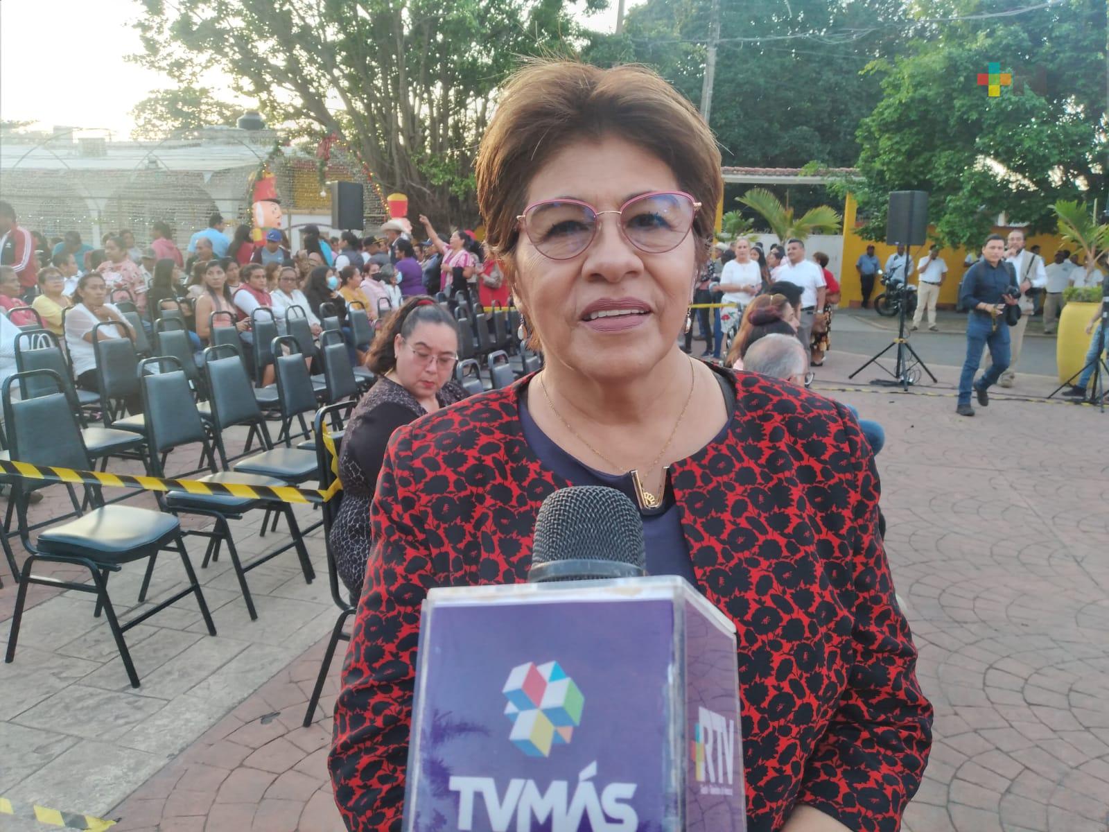 Diputada Rosa María Hernández seguirá sirviendo a veracruzanos dice frente a AMLO