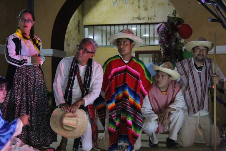 Vive nuestras tradiciones decembrinas en “Jolgorio navideño” del Centro Cultural Atarazanas