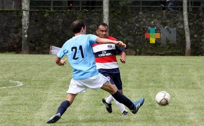 Dique y Deportivo Z, líderes del torneo de Fundación UV