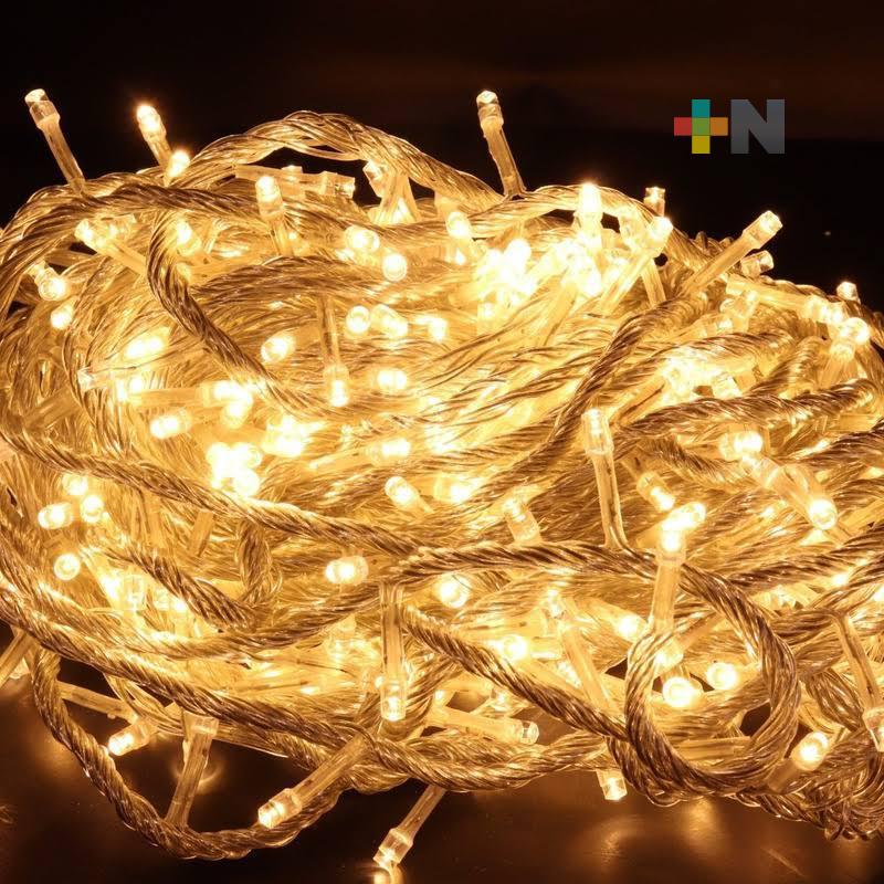 Aconsejan revisar frecuentemente las luces navideñas