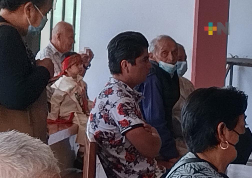 Desde temprana hora llegan niños vestidos de Juan Diego a Basílica Menor en El Dique