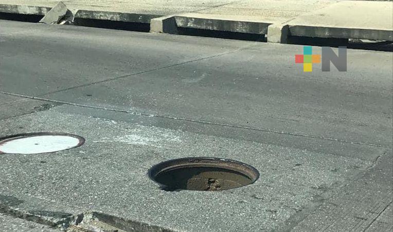 Sigue robo de tapas de drenaje en Coatzacoalcos