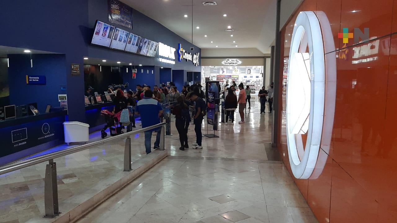 En premier de Avatar, sujeto generó caos y pánico en Plaza Américas de Boca de Río