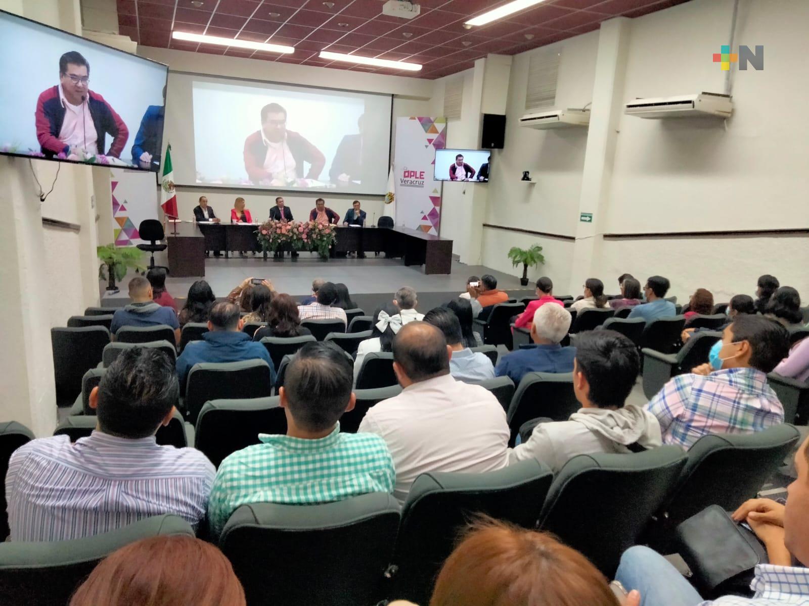 OPLE Veracruz promueve participación de jóvenes en la democracia