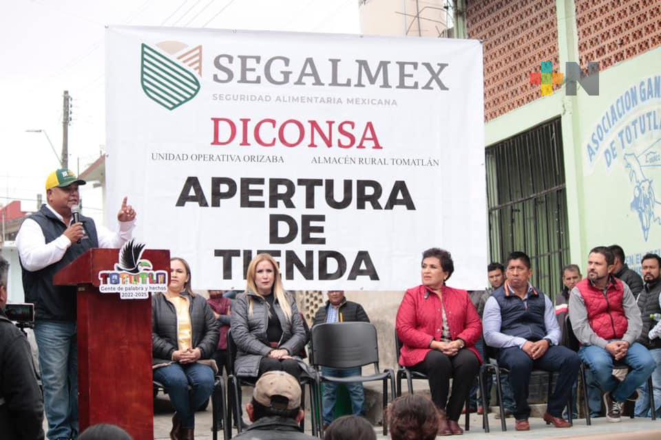 Inaugura Eric Cisneros la Tienda Segalmex-Diconsa, en Totutla