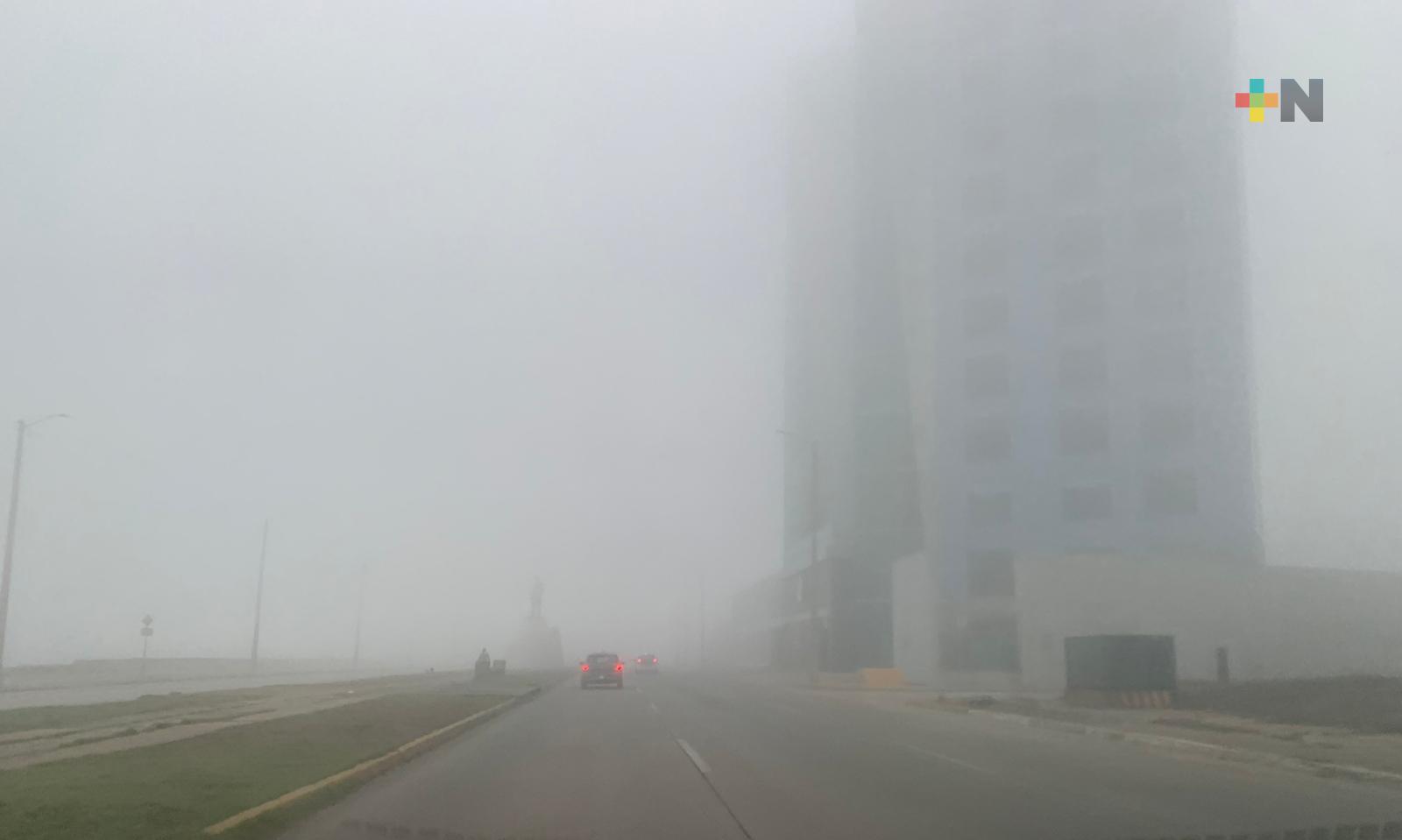 Densa neblina en Coatzacoalcos no es un tema ambiental: PC