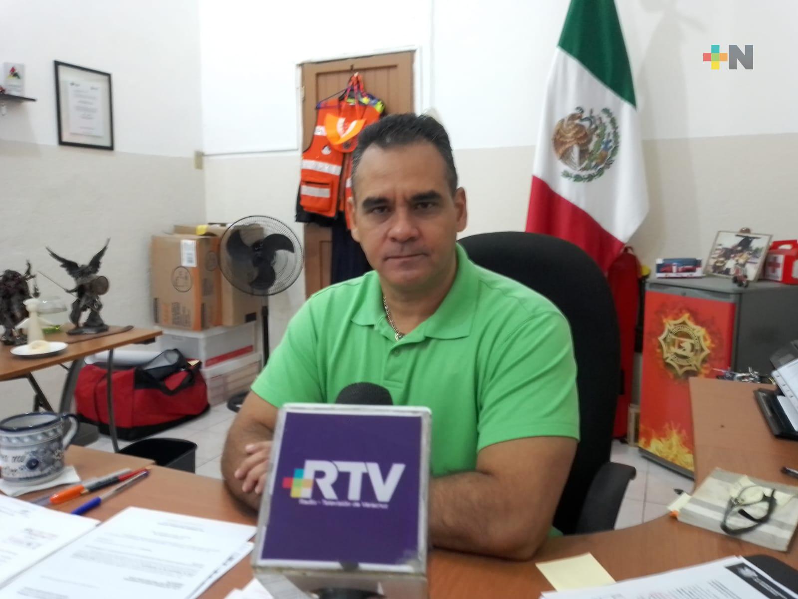 Dejó frente frío árboles y luminarias caídas en Veracruz puerto