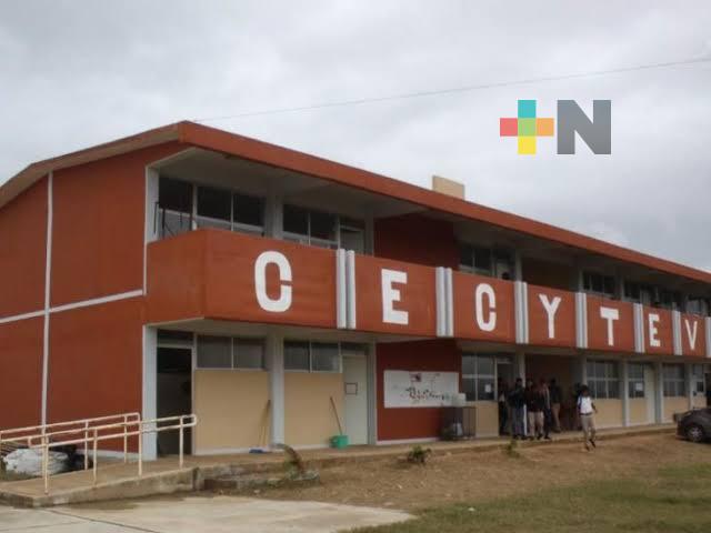Avanzan trámites de escuelas para recibir escrituras en Coatza y Villa Allende