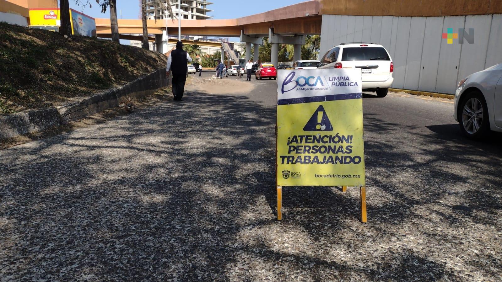 Cierra circulación en vía Boca del Río – Antón Lizardo escombro que tiró camión