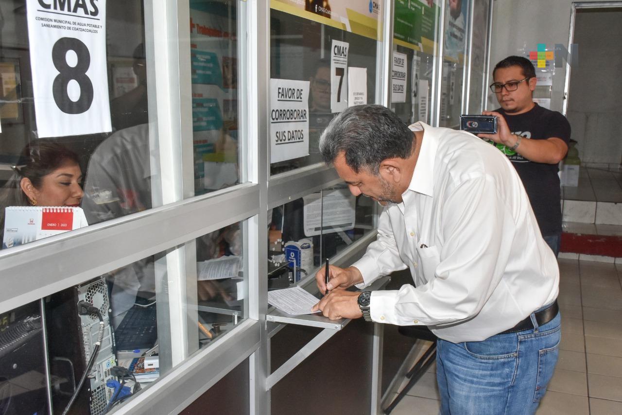 Invita alcalde de Coatza a realizar pago anual anticipado del agua