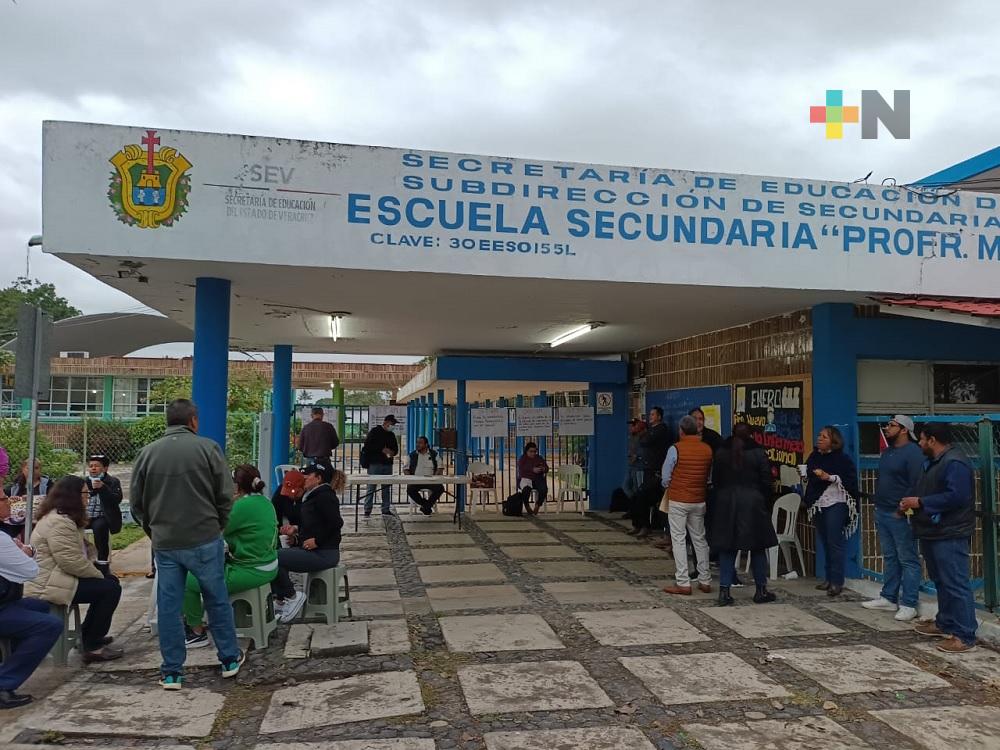 Conflicto en bachiller de Tuxpan empieza afectar a estudiantes