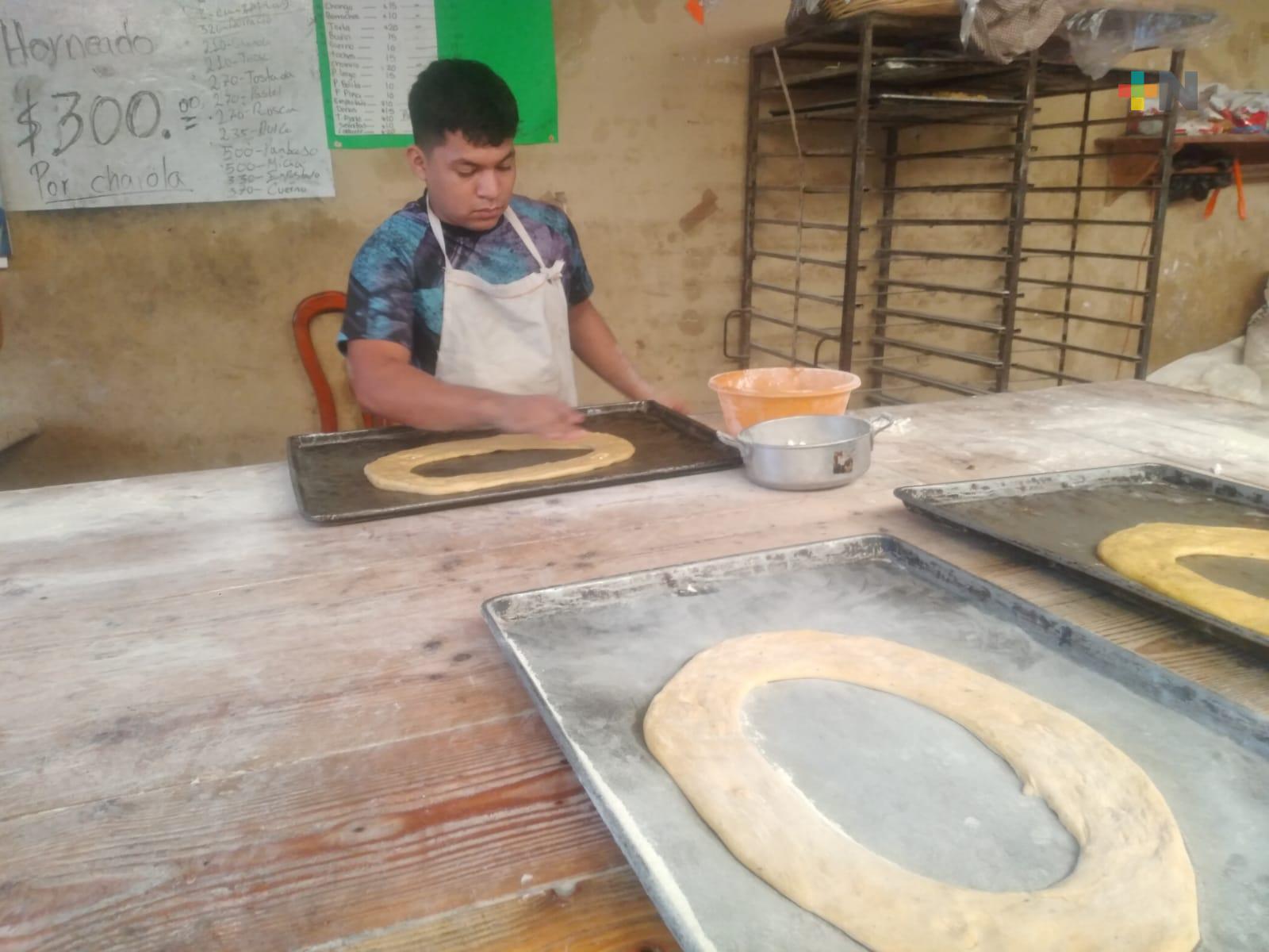 Rosca de Reyes en horno de leña perdura en Veracruz puerto