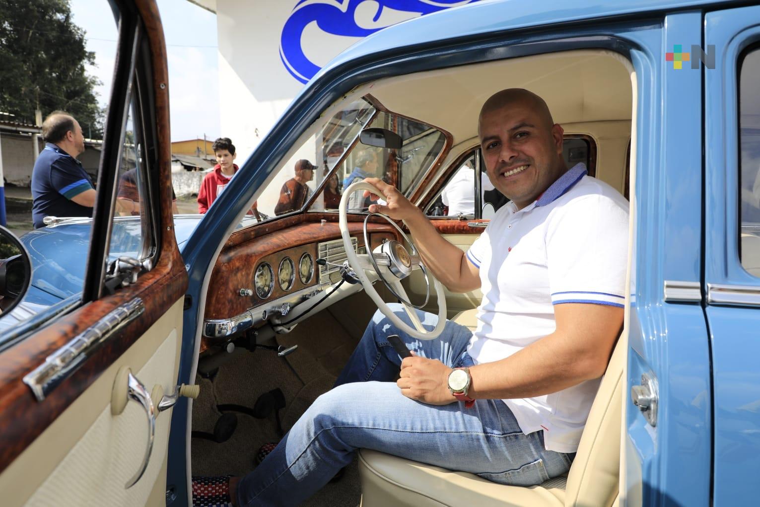 Entregan Ahteca y Club del Automóvil Antiguo de Xalapa, Dodge Kingsway al ganador