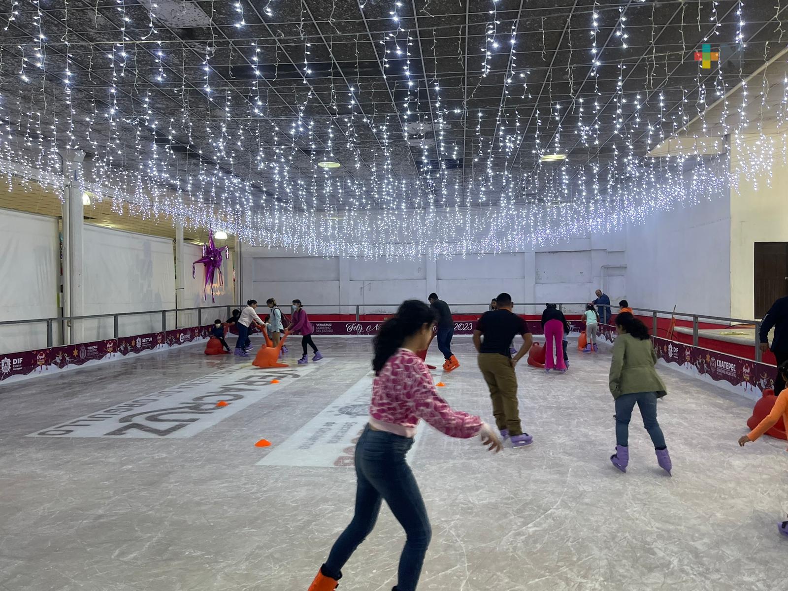 Pista de hielo dará alegría a habitantes vecinos al Pueblo Mágico de Coatepec