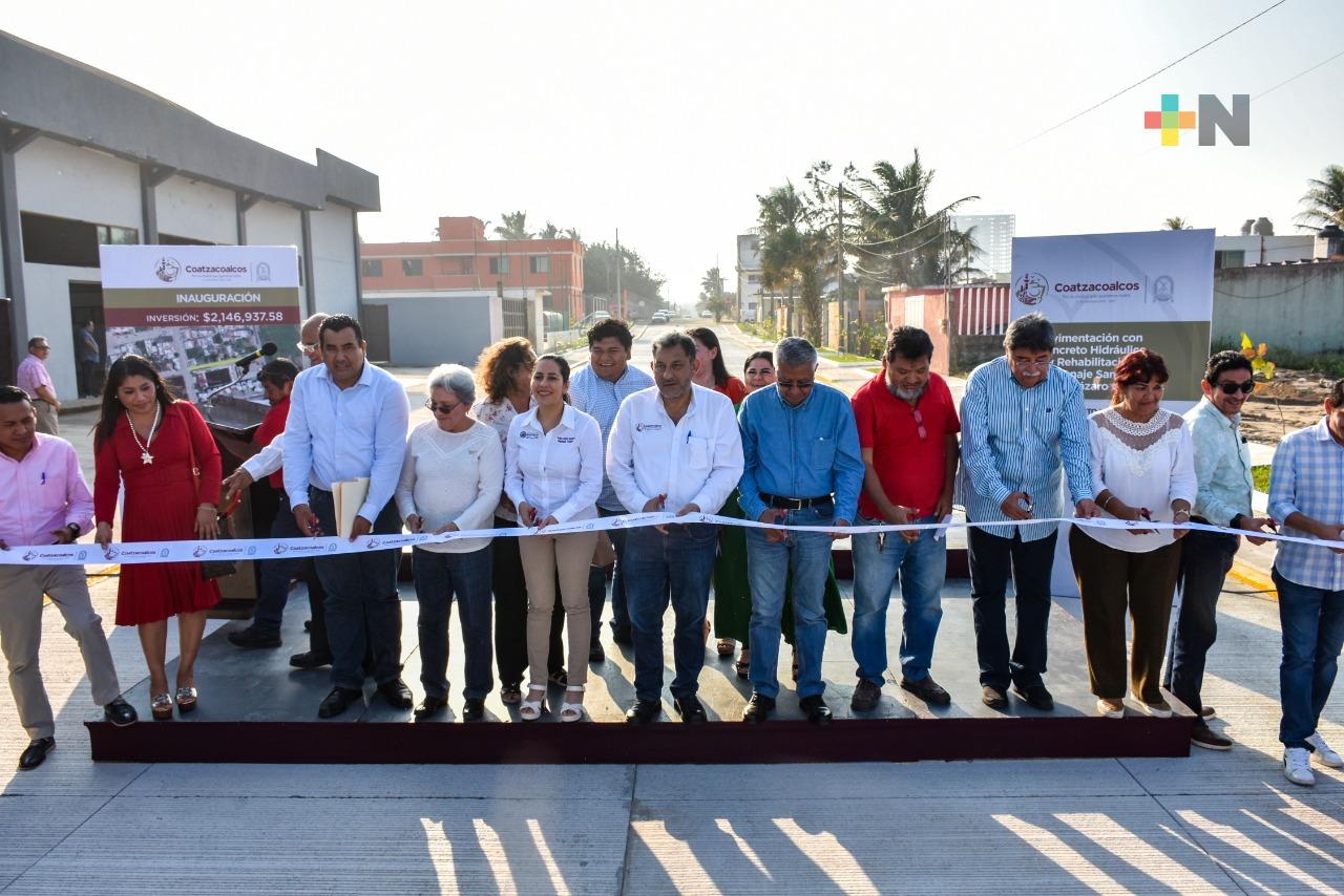 Inauguran pavimentación y rehabilitación de drenaje en colonia Puerto México, de Coatzacoalcos