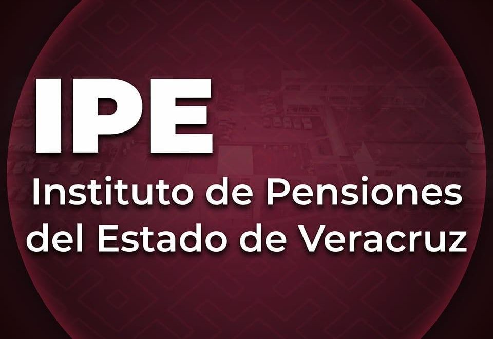 ¿Cuánto tiempo deben cotizar derechohabientes para solicitar préstamos del IPE?