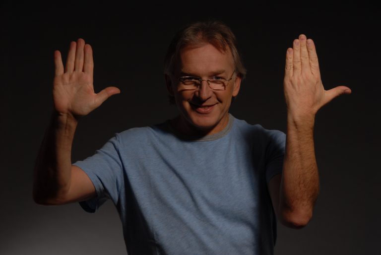 Invitan a conferencia “Charlando con Pescetti: Experiencias creativas para abrir el diálogo con niñas y niños”