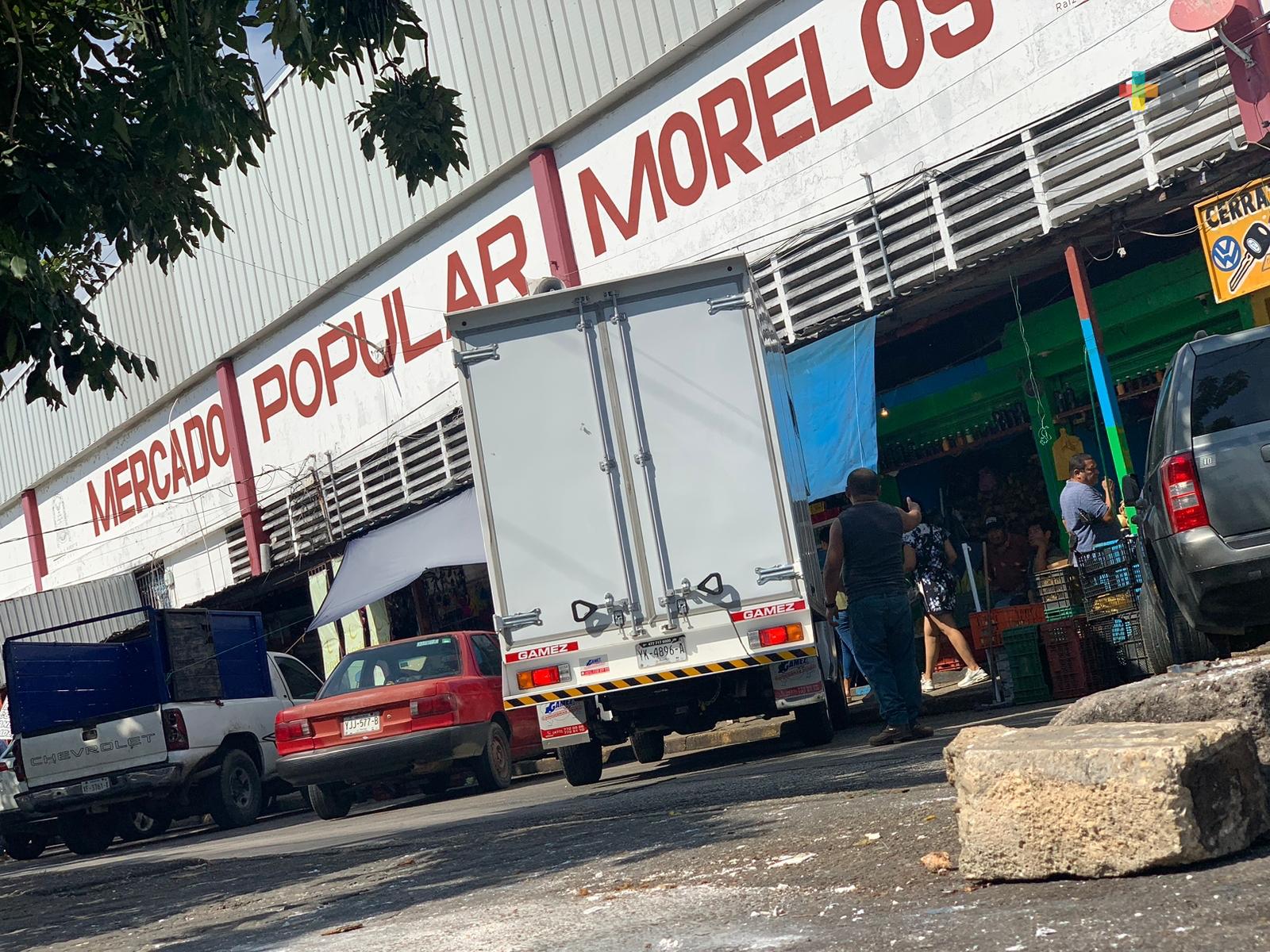 Vigilan inspectores de Limpia Pública el mercado Morelos de Coatza