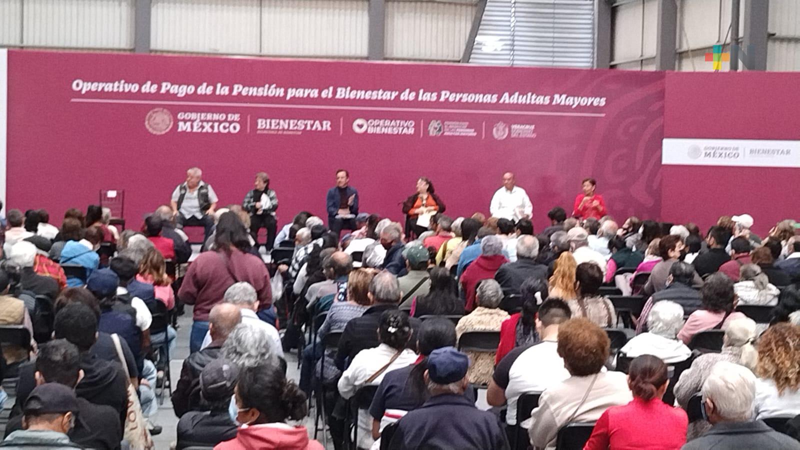 En Xalapa continúa operativo de pago de la pensión para el bienestar