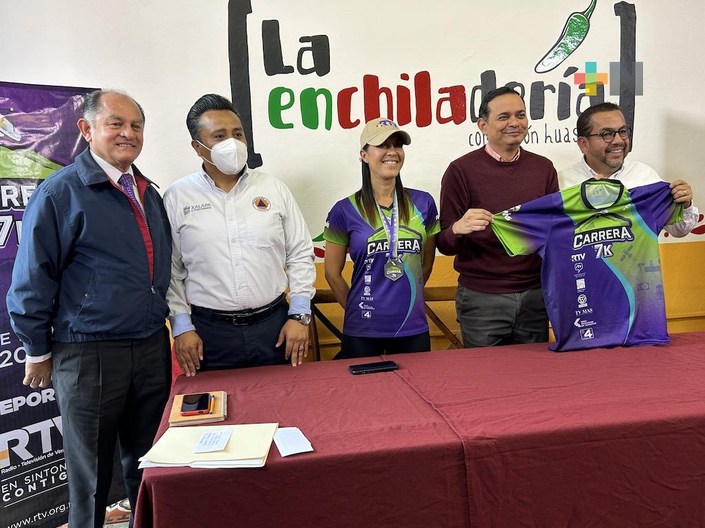 Presentan medalla conmemorativa de la Carrera 7K de Radiotelevisión de Veracruz