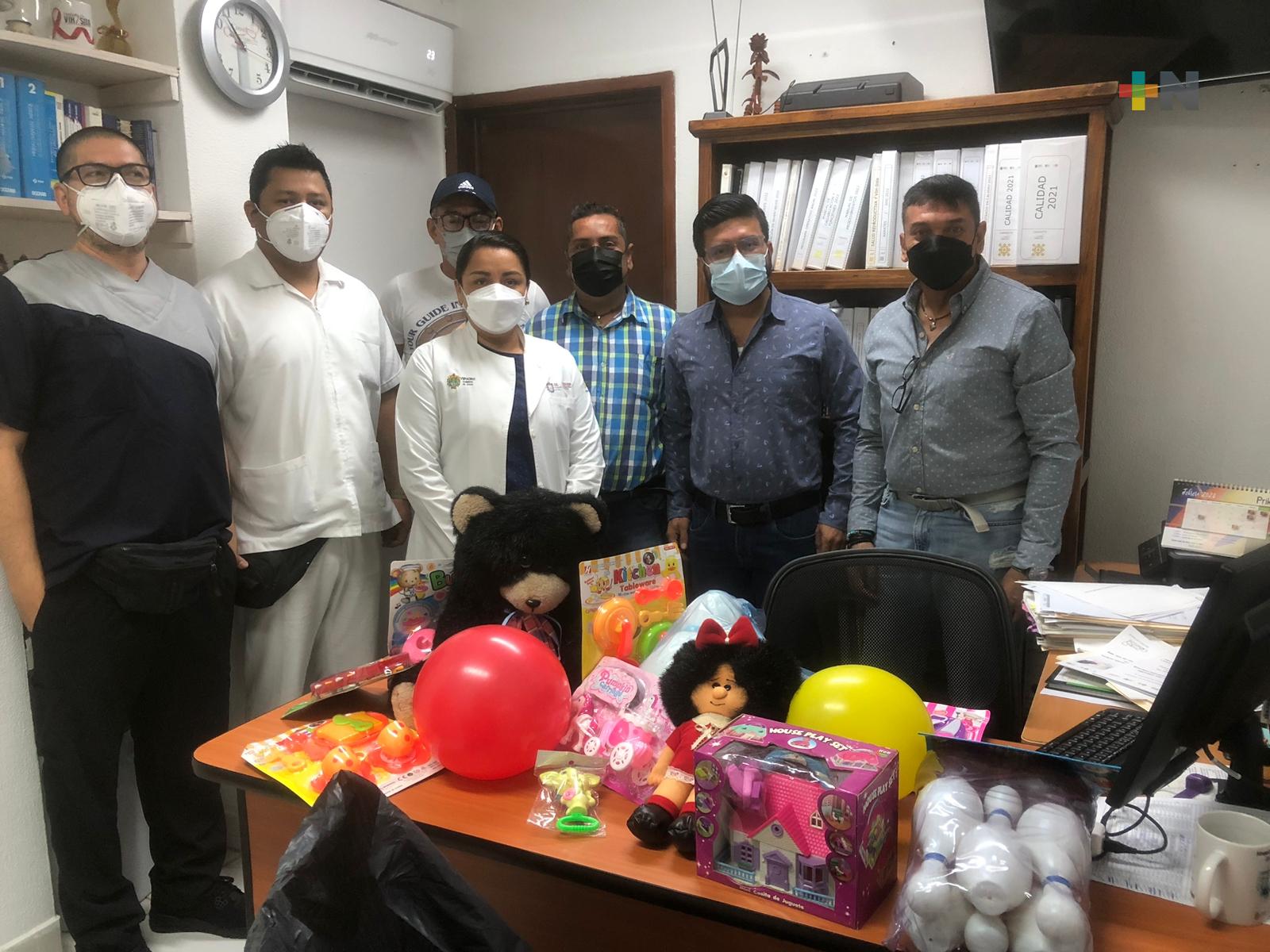 Entrega VIHve juguetes a menores de Capasits