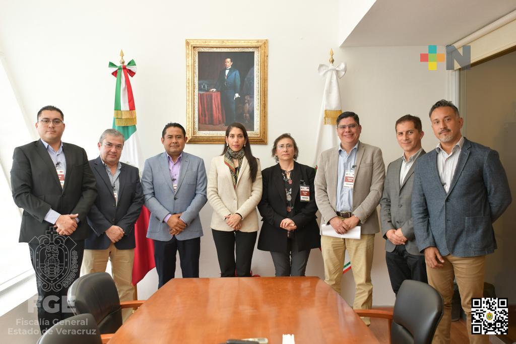 Fiscal general se reúne con el Consejo Directivo de Notarios Públicos del Estado