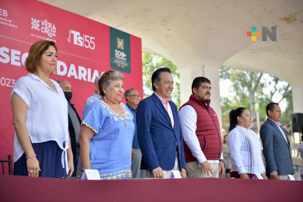 Encabeza Cuitláhuac García festejos por 55 aniversario de las telesecundarias en Veracruz