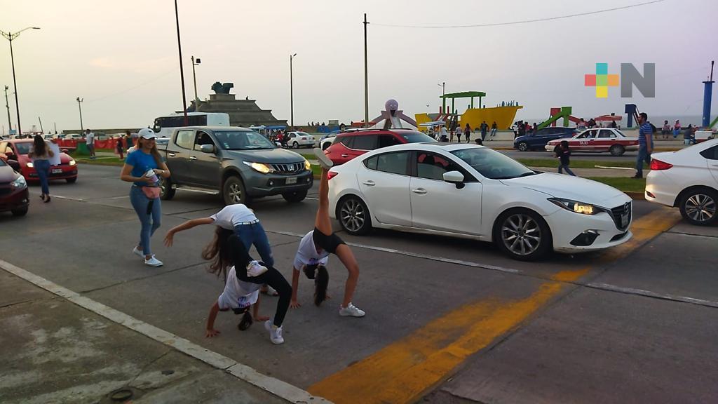 Realizan colecta integrantes de Star Gimnastic para ir a competencia