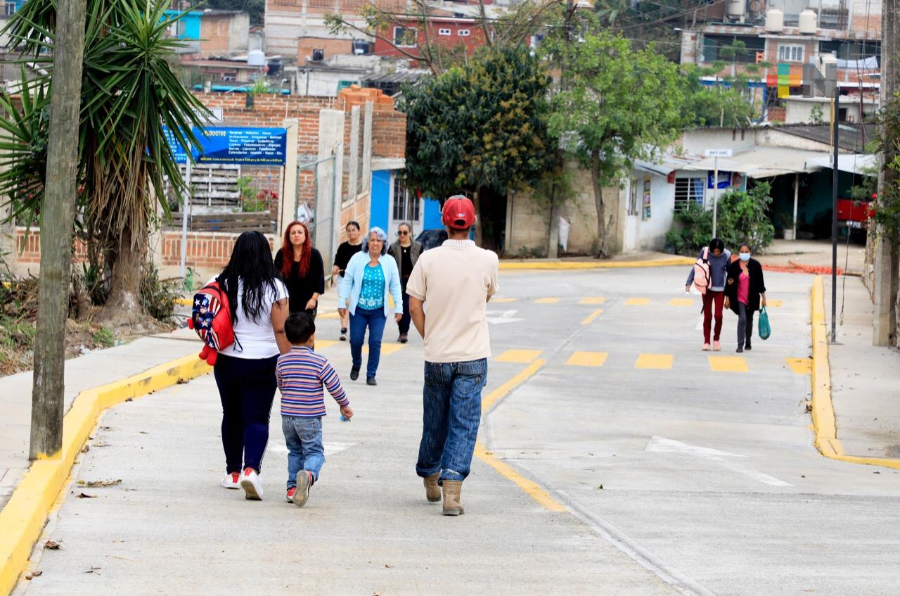 Entrega Ricardo Ahued obra en El Castillo