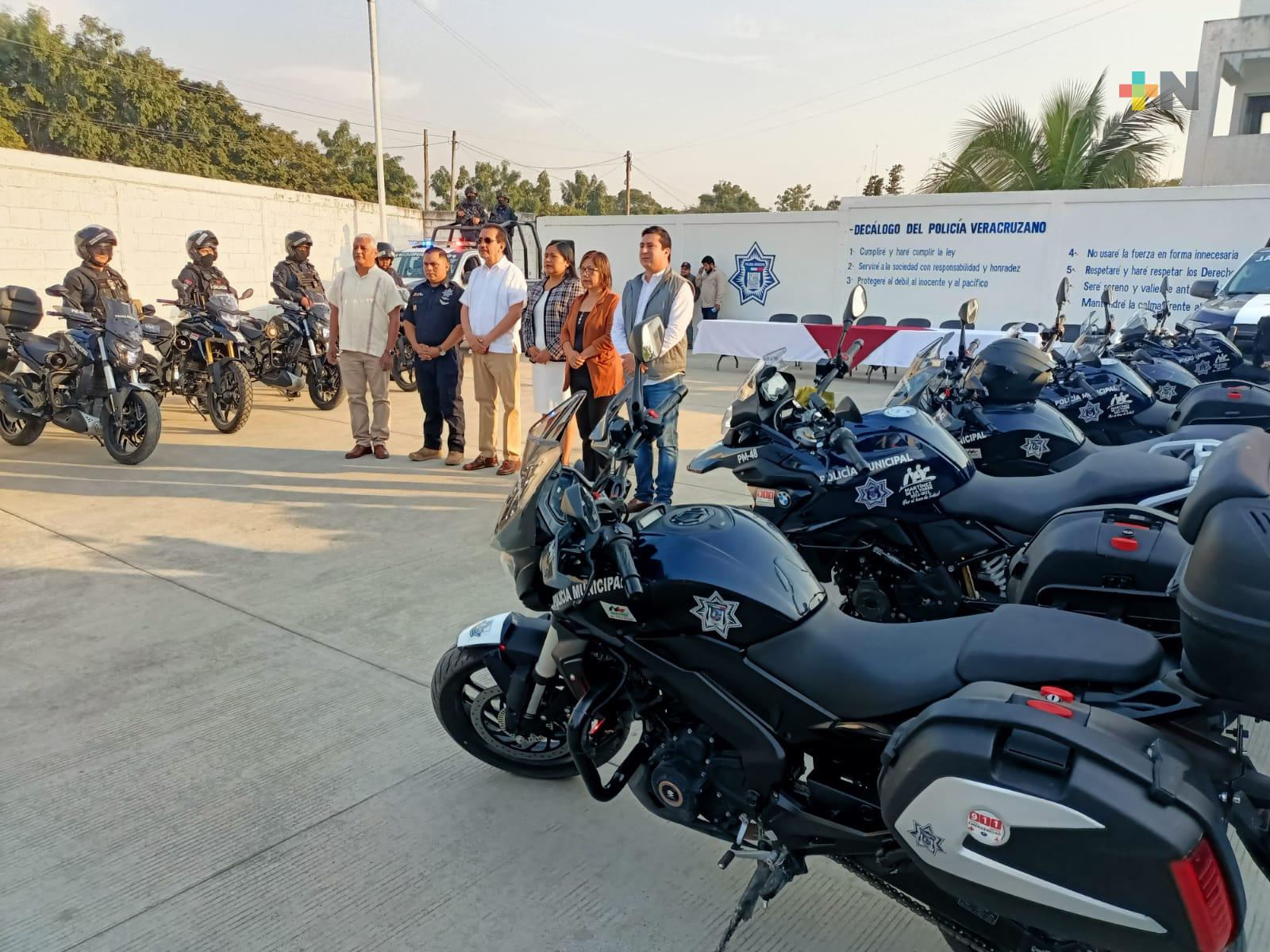 Fortalecen Seguridad Pública en Martínez de la Torre; entrega 11 motopatrullas