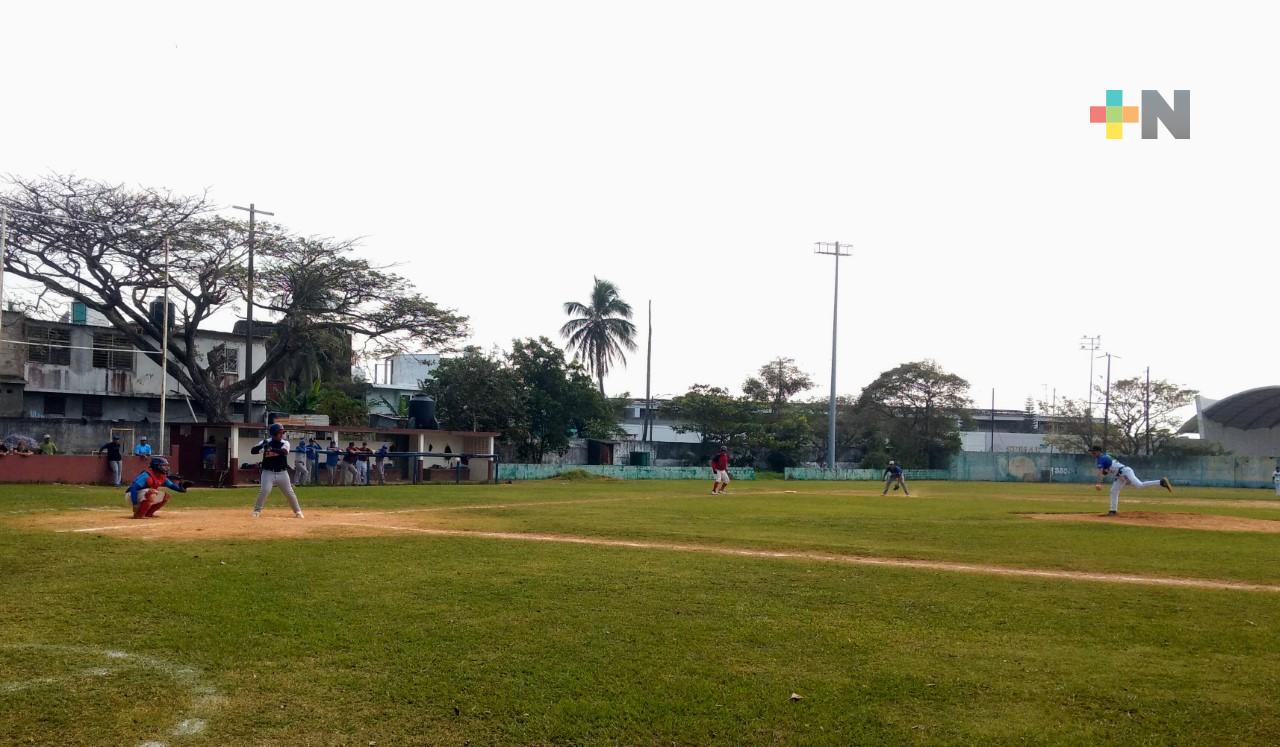 Cachorros de Coatza con ventaja en la serie final de la instruccional de beisbol Zona Sur