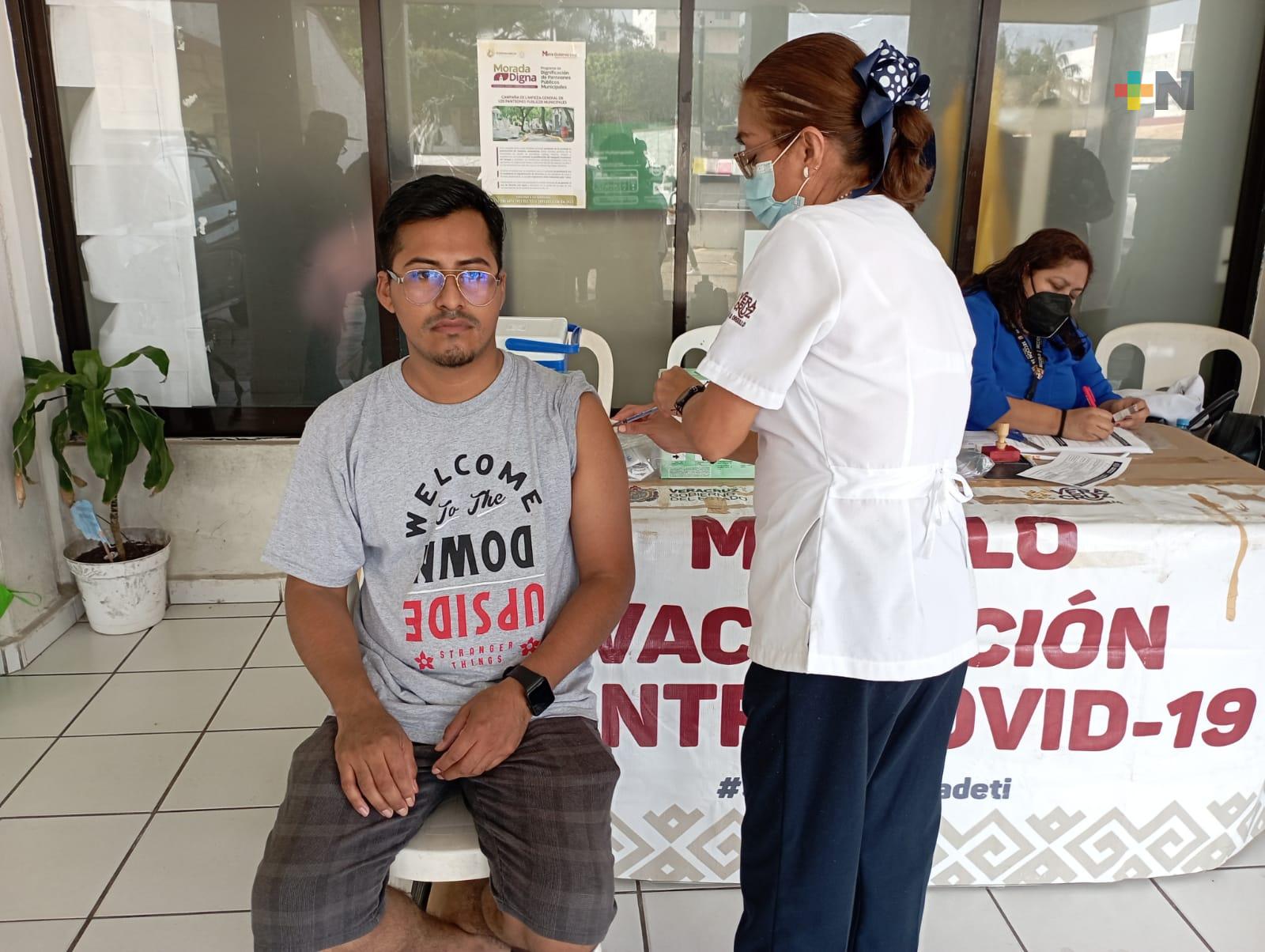 Hasta el seis de enero aplicarán vacuna Abdala en Coatzacoalcos