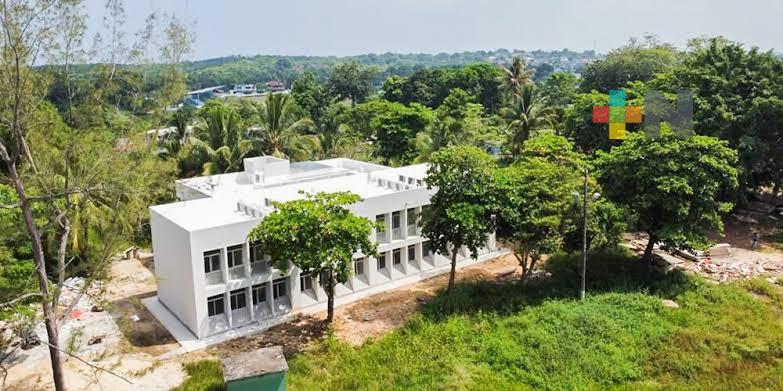 UV ofertará carreras de explotación petrolera y producción agropecuaria en campus de Agua Dulce