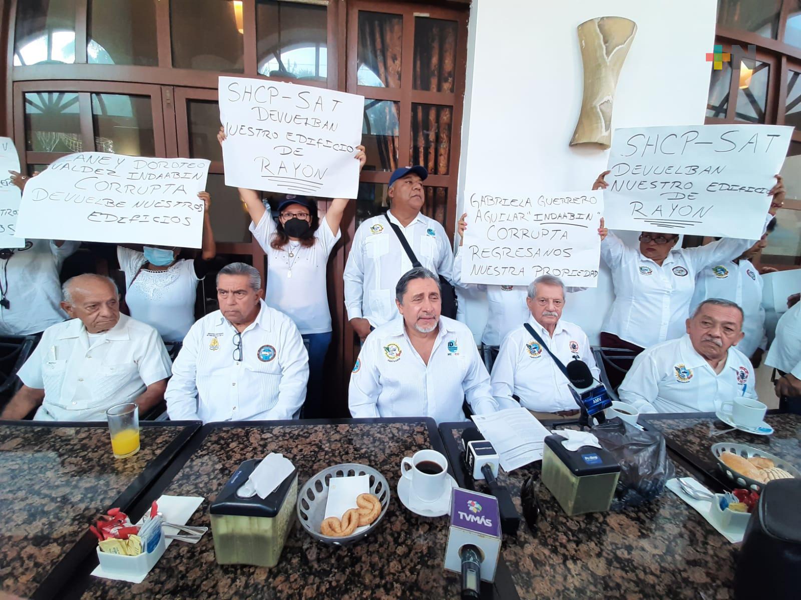 Celebran extrabajadores portuarios de Veracruz primer paquete de pensiones del IMSS