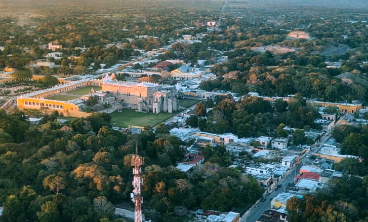 Destaca AMLO belleza de Yucatán en sobrevuelo de supervisión del Tren Maya