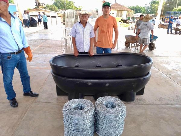 Se realizó con éxito tianguis ganadero en localidad Teodoro A. Dehesa de Acayucan