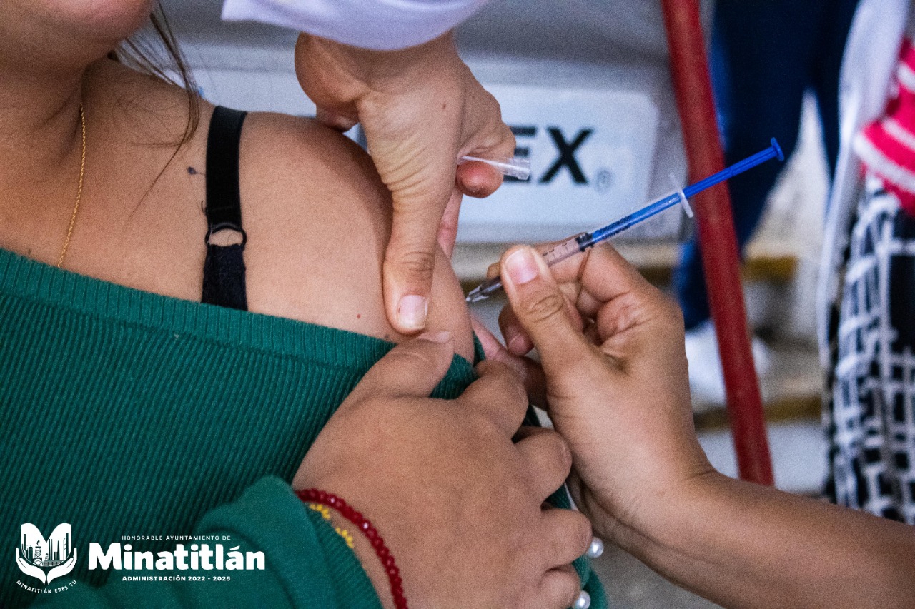 Instalan módulos de vacunación de prevención contra Covid-19 en Ayuntamiento de Minatitlán