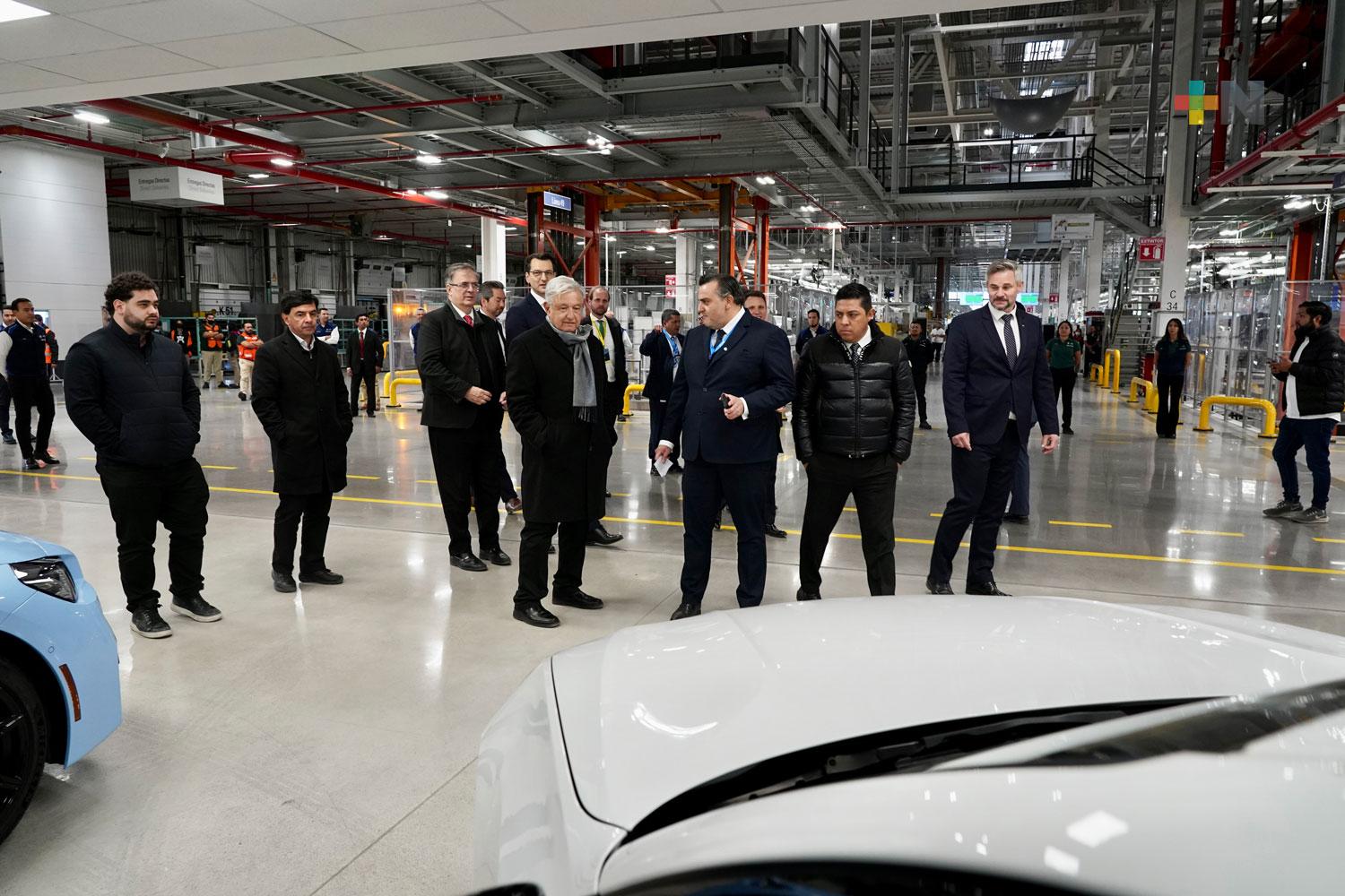 Producción de vehículos eléctricos en San Luis Potosí refleja confianza de inversionistas: AMLO